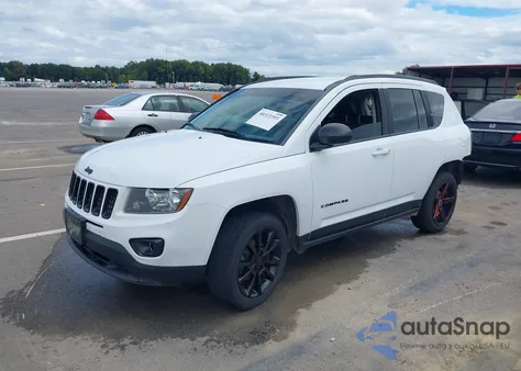 2015 Jeep Compass Altitude Edition z USA, uszkodzony, nr VIN 1C4NJCBA2FD329410